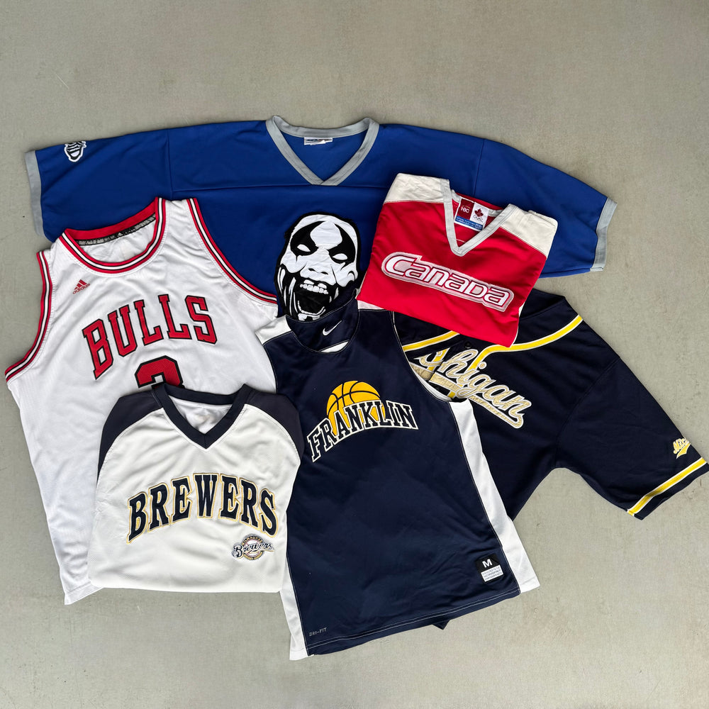 30x SPORT JERSEYS MIX – NBA, NFL & FOOTBALL GRADE A/B